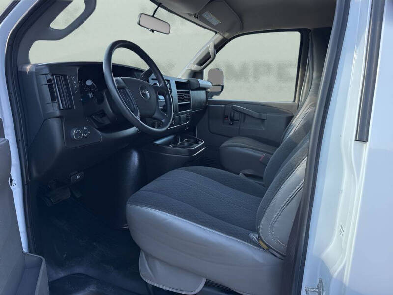 2023 GMC Savana 2500