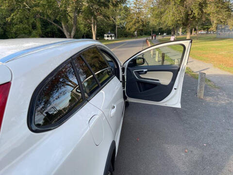2015 Volvo V60 Cross Country T5
