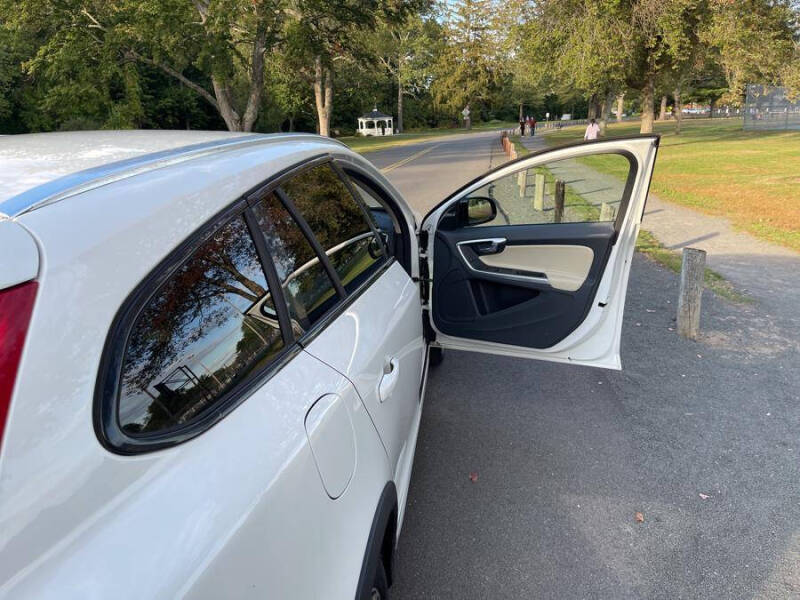 2015 Volvo V60 Cross Country T5