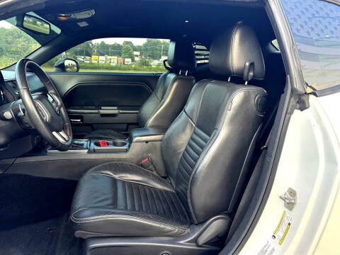 2014 Dodge Challenger R/T Plus
