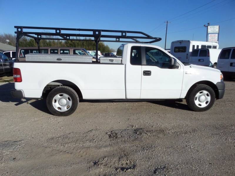 2007 Ford F-150 for sale at AUTO FLEET REMARKETING, INC. in Van Alstyne TX