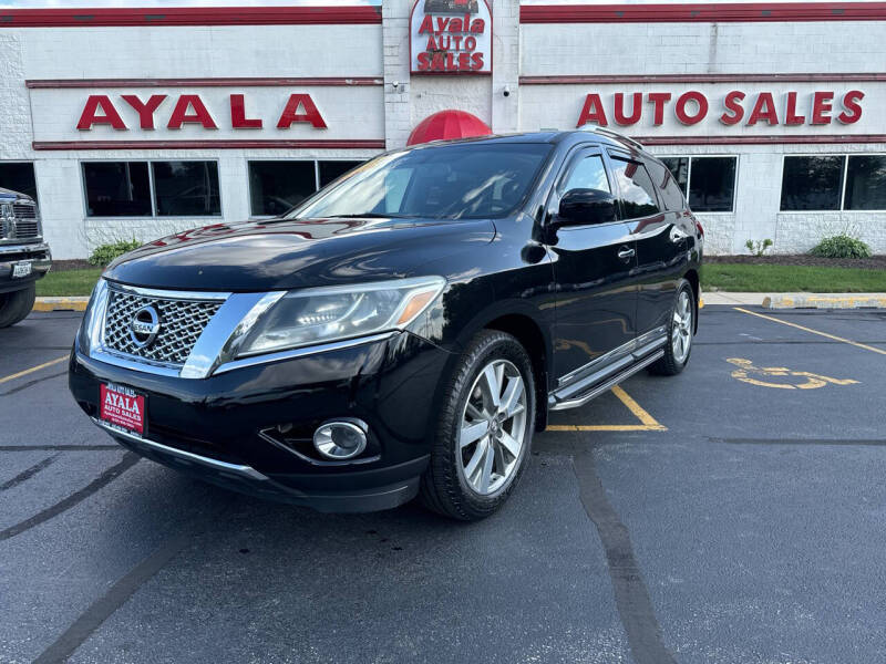 2013 Nissan Pathfinder Platinum photo 2