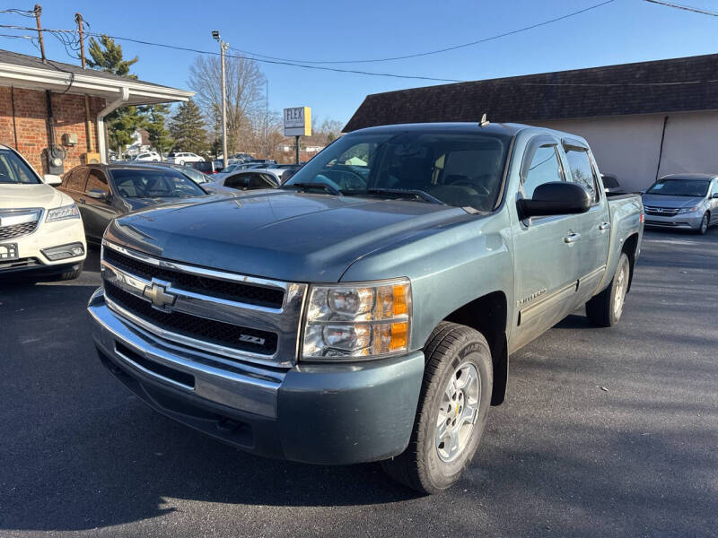 2009 Chevrolet Silverado 1500 1LT photo 2