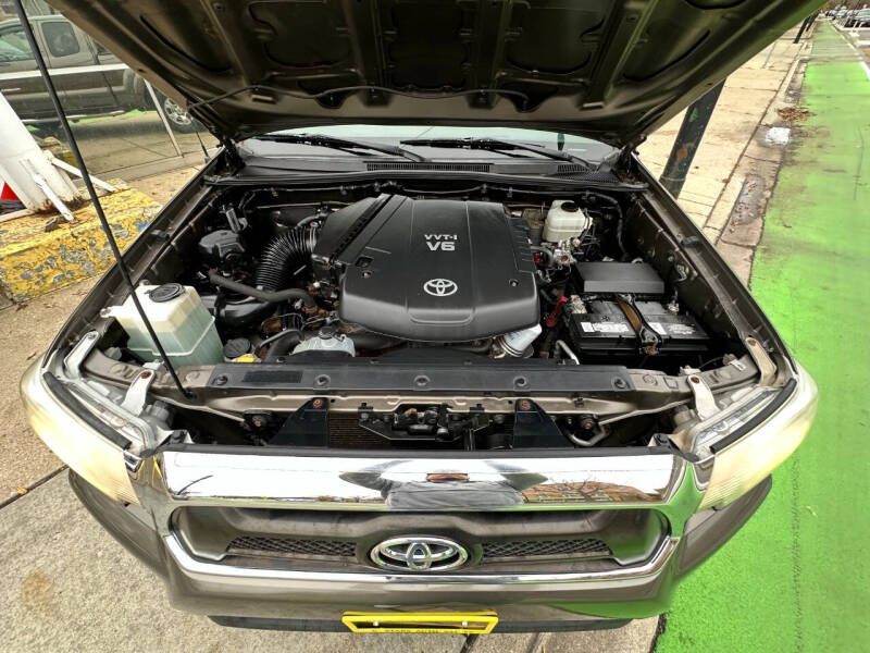 2012 Toyota Tacoma Base photo 35