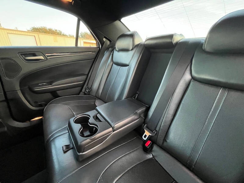 2014 Chrysler 300 C John Varvatos Limited Edition