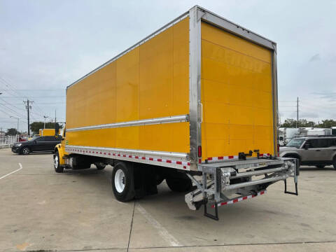 2020 Freightliner M2 106