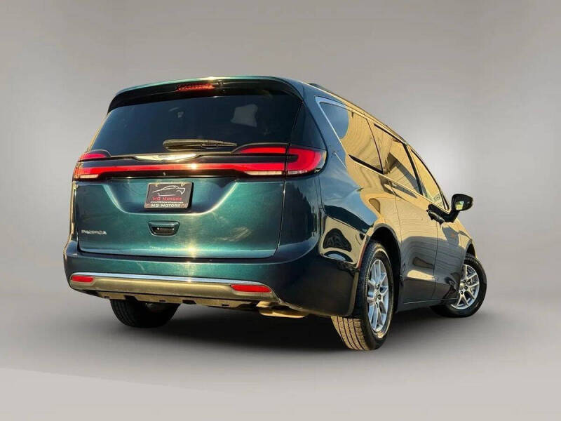2022 Chrysler Pacifica Touring L