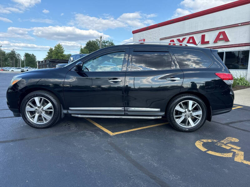 2013 Nissan Pathfinder Platinum photo 9