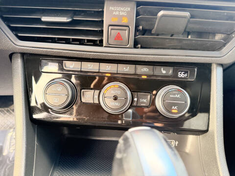 2019 Volkswagen Jetta R-Line