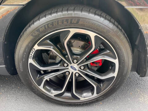 2016 Ford Taurus SHO