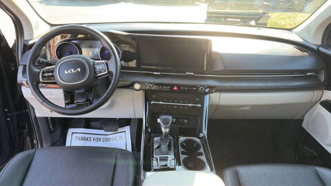 2024 Kia Carnival EX