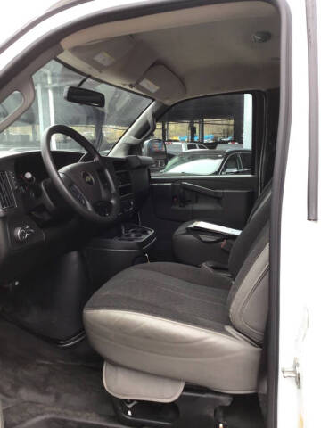 2024 Chevrolet Express 2500