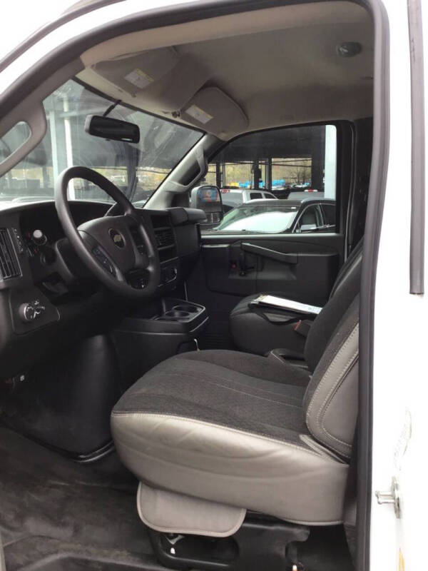 2024 Chevrolet Express 2500