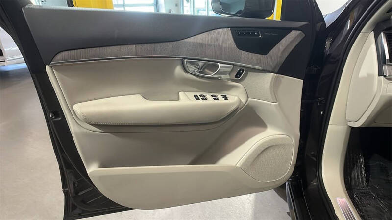 2024 Volvo XC90 B6 Plus Bright Theme 6P