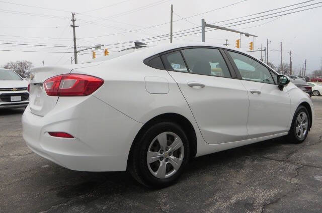 2017 Chevrolet Cruze LS Auto