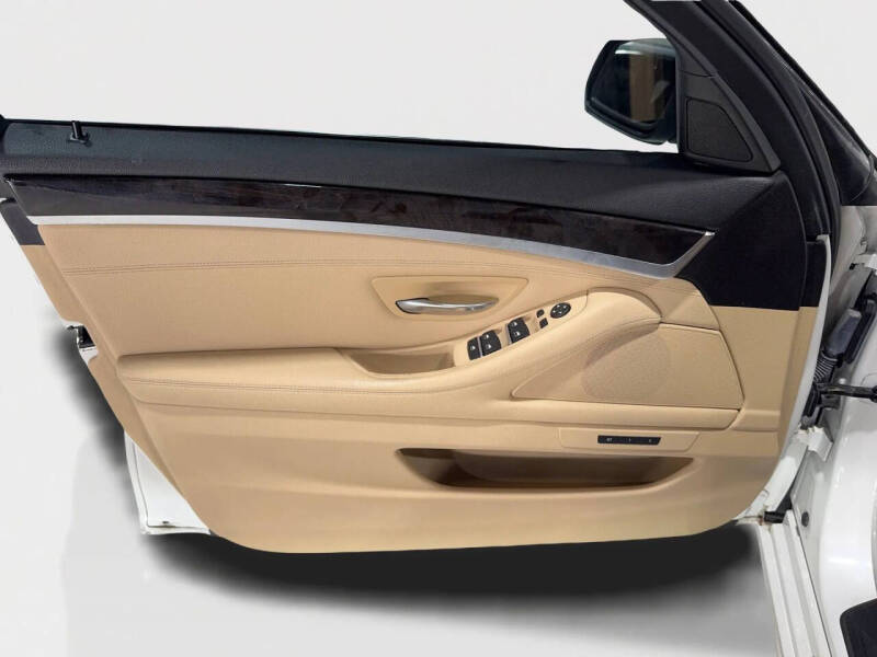 2015 BMW 5 Series 528i