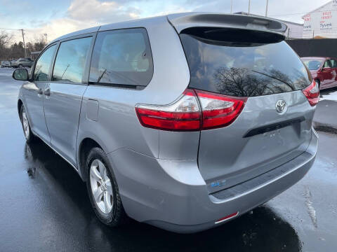2017 Toyota Sienna L 7-Passenger