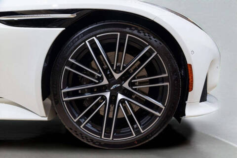 2025 Aston Martin DB12 Volante