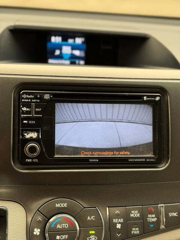 2012 Toyota Sienna