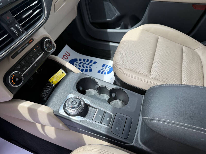 2020 Ford Escape SEL