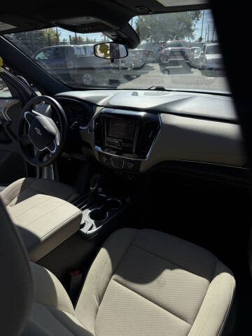 2023 Chevrolet Traverse LS