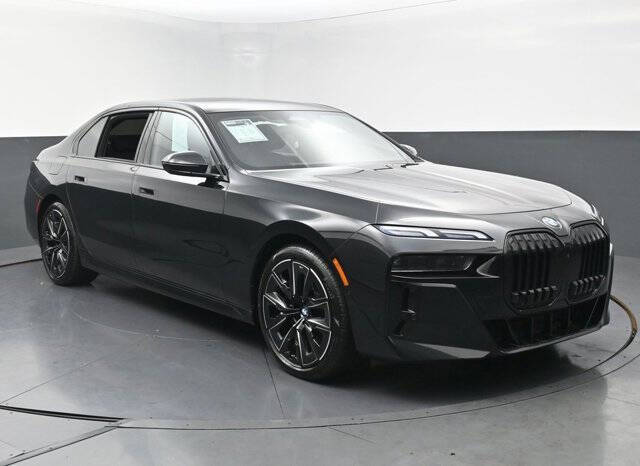 2023 BMW 7 Series 740i