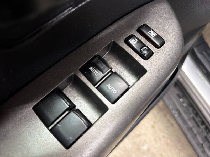 2011 Toyota Sequoia SR5