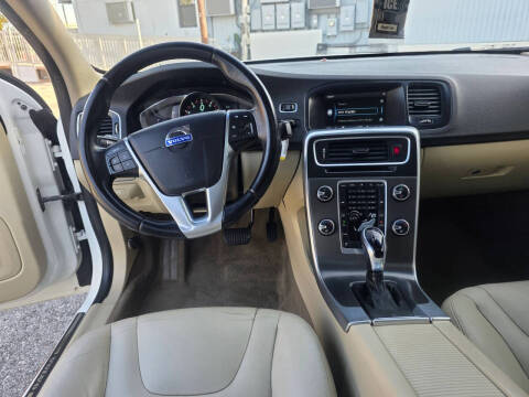2015 Volvo S60 T5 Drive-E Premier Plus