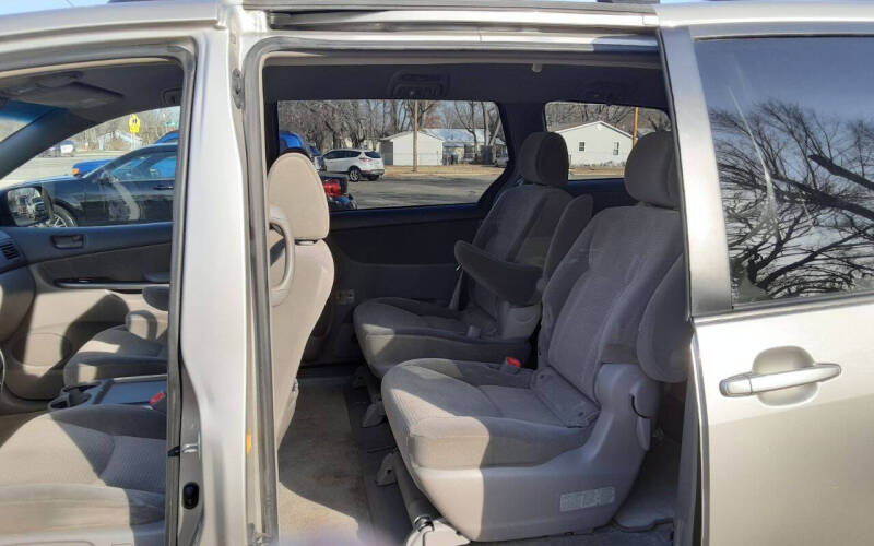 2006 Toyota Sienna CE 7 Passenger