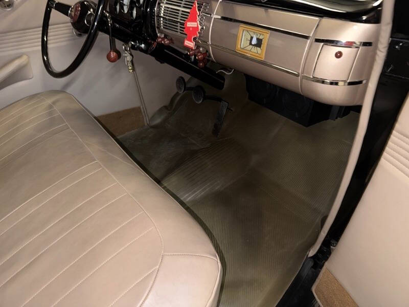 1940 Ford Deluxe
