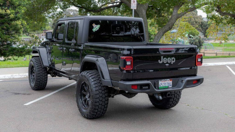 2023 Jeep Gladiator Overland