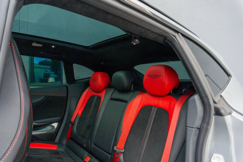 2025 Aston Martin DBX 707