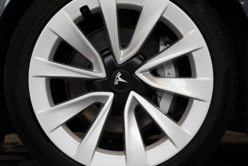 2021 Tesla Model 3 Standard Range Plus