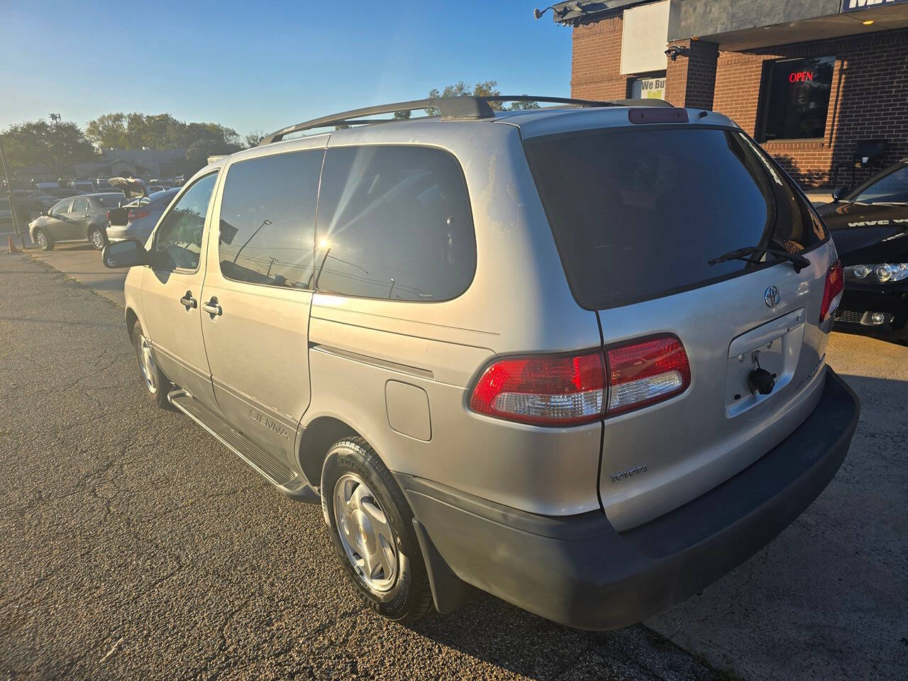 2002 Toyota Sienna for sale at Mac Motors in Arlington, TX