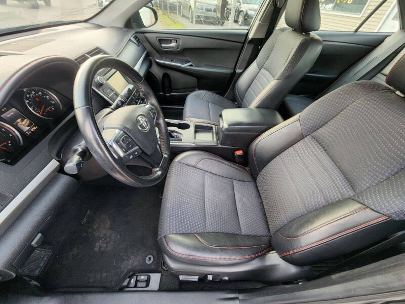 2015 Toyota Camry SE