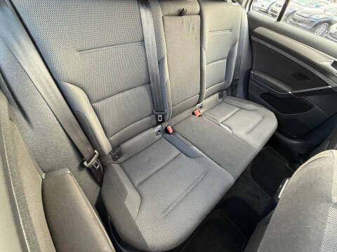 2017 Volkswagen Golf SportWagen TSI S 4Motion