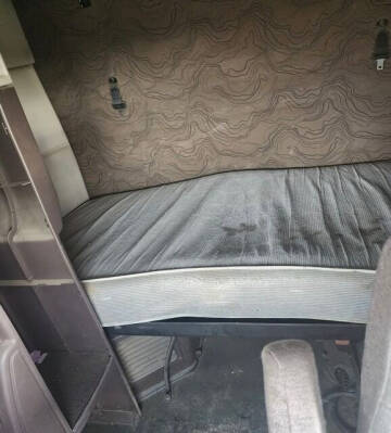 2016 Volvo VNL64T670