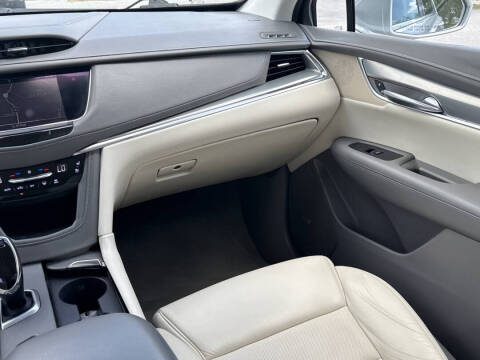 2017 Cadillac XT5 Premium Luxury