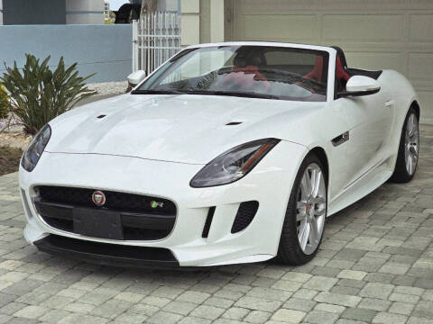 2016 Jaguar F-TYPE R