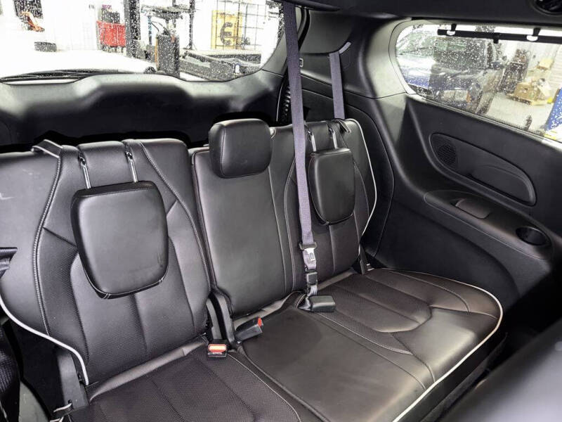 2025 Chrysler Pacifica Limited