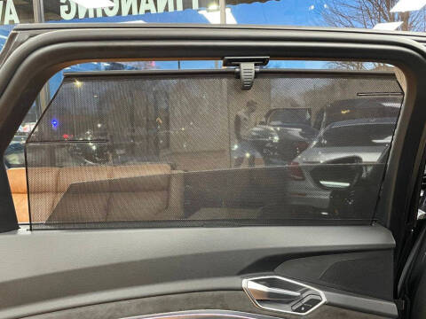 2019 Audi e-tron quattro Prestige