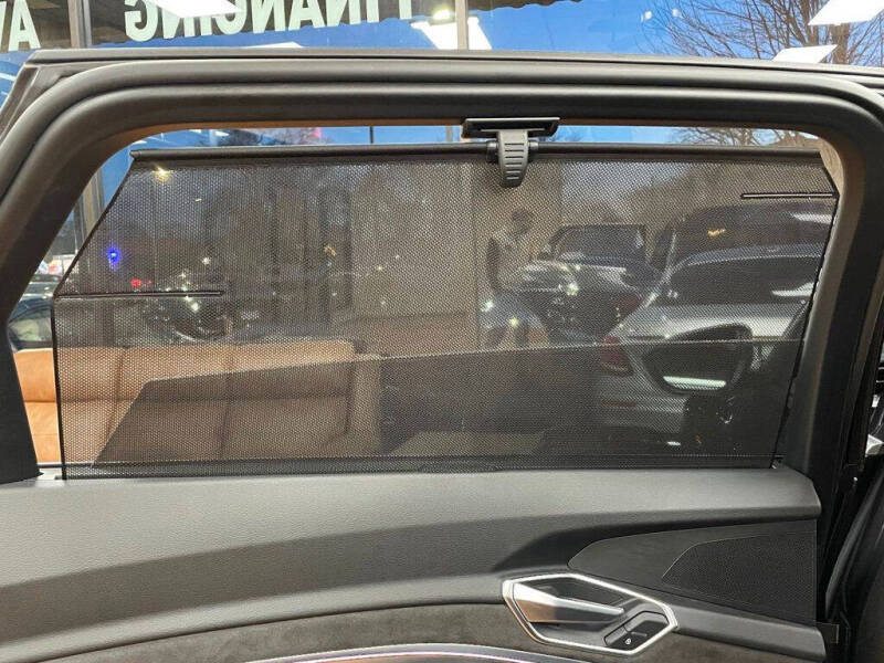 2019 Audi e-tron quattro Prestige