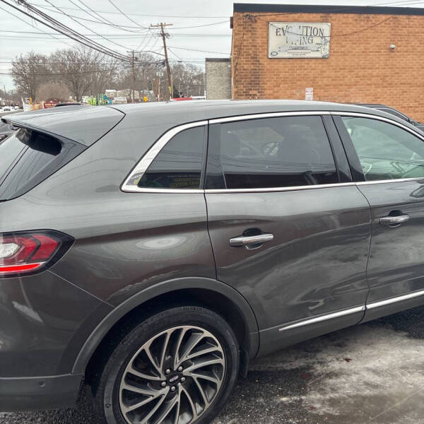 2019 Lincoln Nautilus Reserve