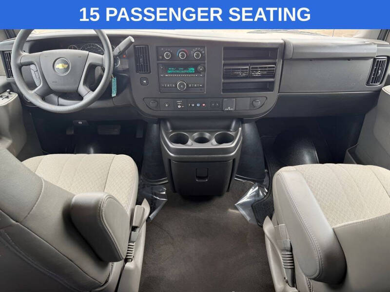 2025 Chevrolet Express LT 3500