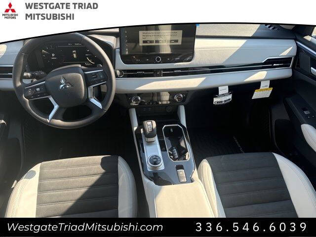 2025 Mitsubishi Outlander SE