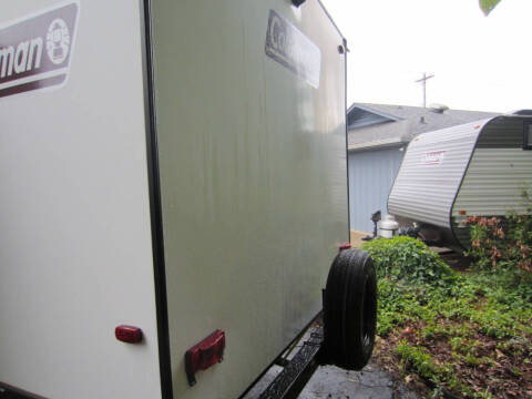 2021 Coleman Light Series 1805RB