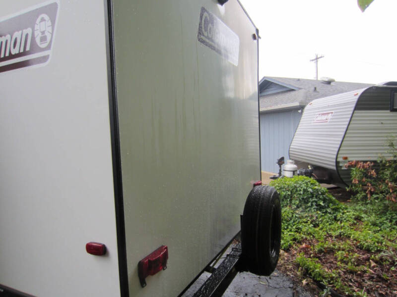 2021 Coleman Light Series 1805RB