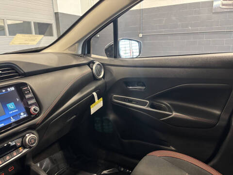 2025 Nissan Versa SR