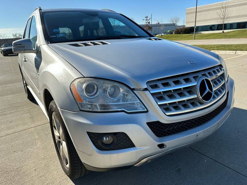 Used 2011 Mercedes-Benz M-Class ML350 with VIN 4JGBB2FB1BA626401 for sale in Elmhurst, IL