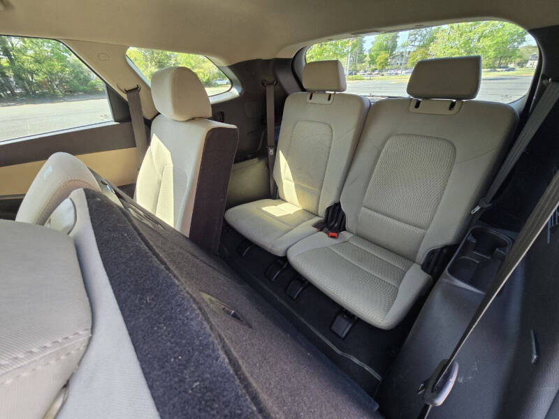 2017 Hyundai Santa Fe SE